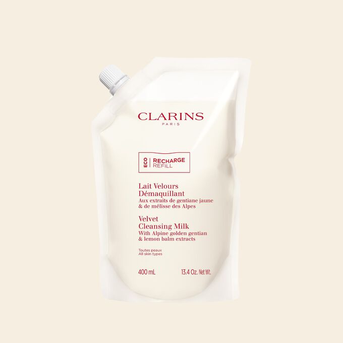 Leche Desmaquillante Ultrasuave de Clarins recargable, que ofrece una alternativa de limpieza recargable para un ritual de cuidado de la piel sostenible y eficaz.