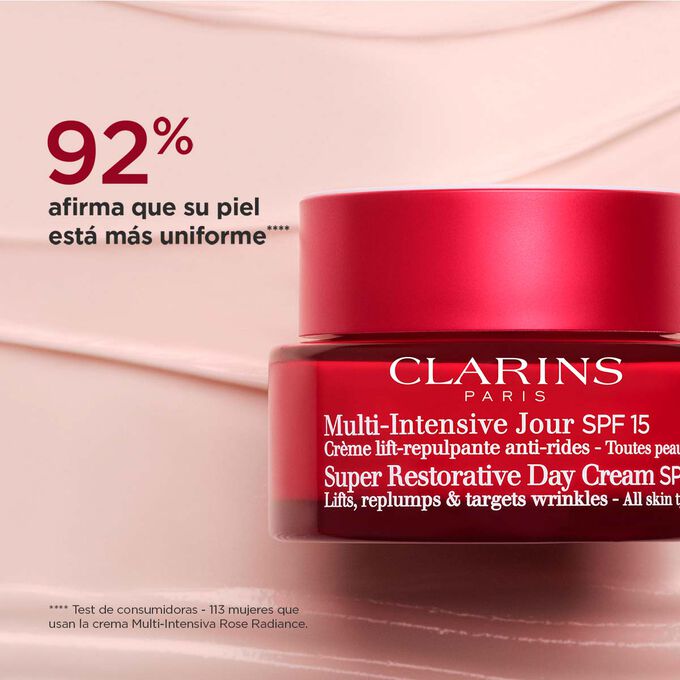 Foto de la crema D&iacute;a con f&oacute;rmula tipo retinol y SPF de Clarins, que pone de relieve sus efectos antimanchas y sus beneficios iluminadores para la piel