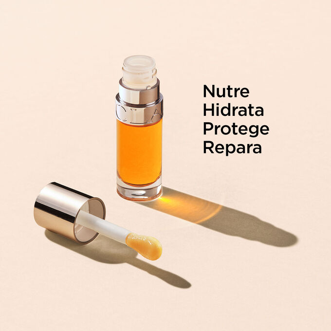 Beneficios nutritivos, hidratantes, protectores y reparadores de Lip Comfort Oil Honey 01