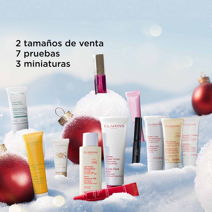 Foto del calendario de Adviento de 12 días de maquillaje con 2 productos de tamaño comercial, 7 pruebas y 3 miniaturas de la gama de productos esenciales de Clarins