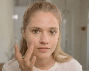 ¿Cómo aplicar el exfoliante facial?